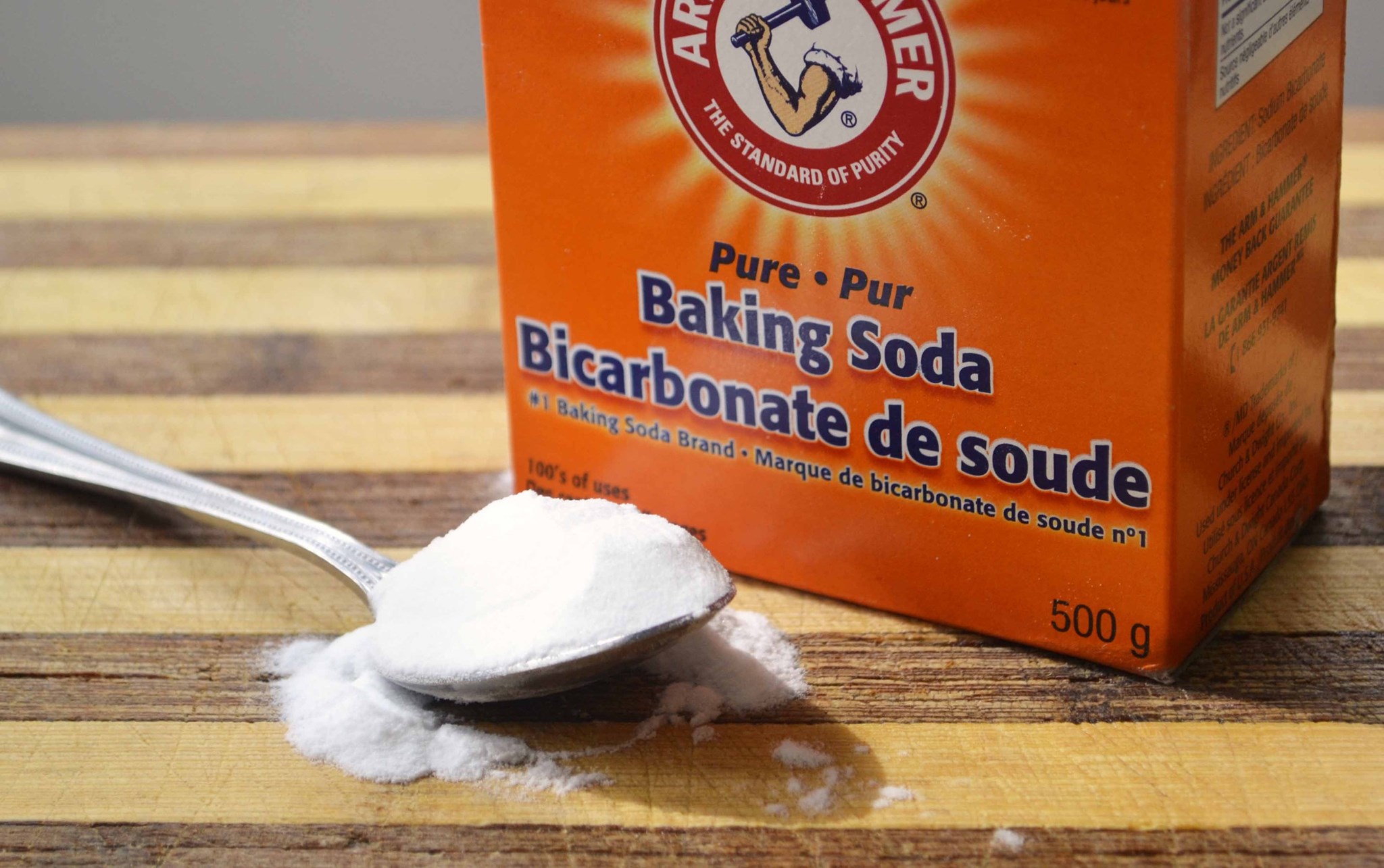 Đánh bay vết ố áo sơ mi trắng bằng baking soda cach tay vet o ao so mi trang bang baking soda
